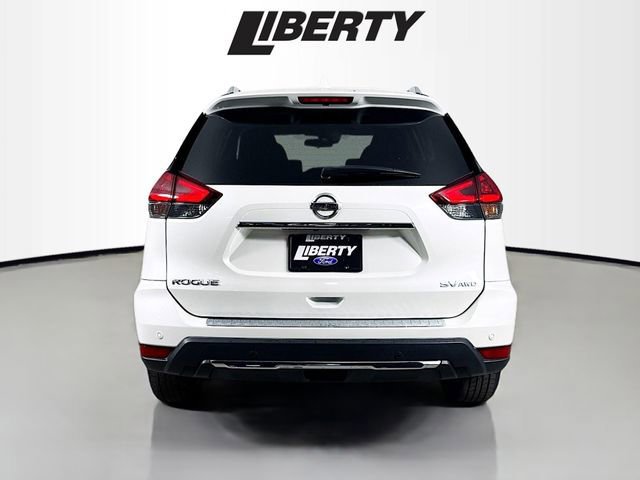 Used 2020 Nissan Rogue SV w/ Sun & Sound Touring Package image 4
