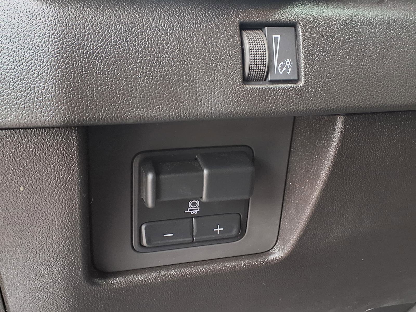 Used 2023 GMC Canyon Denali image 20