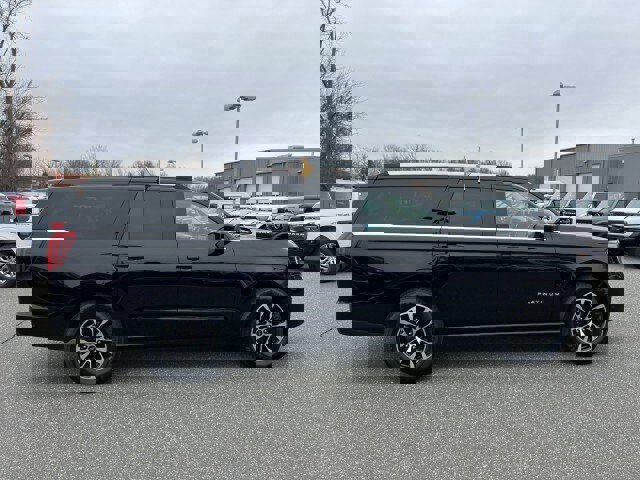 Certified 2025 Ford Expedition Max Platinum image 4