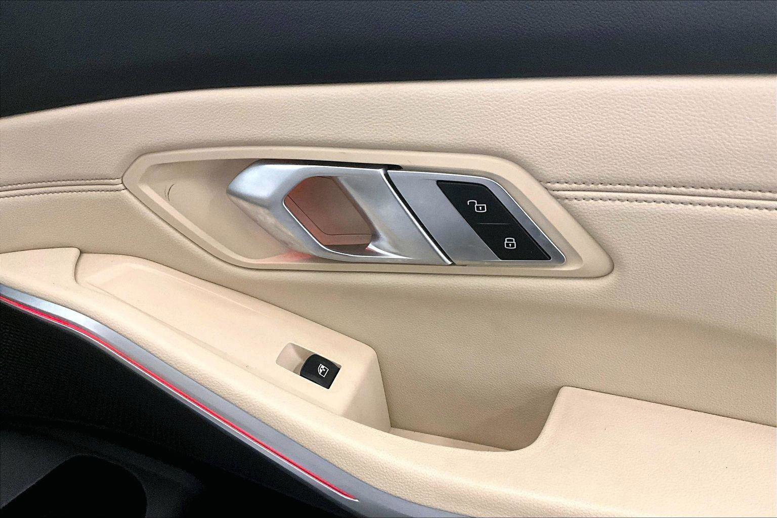 Used 2020 BMW 330i xDrive Sedan w/ Convenience Package image 23