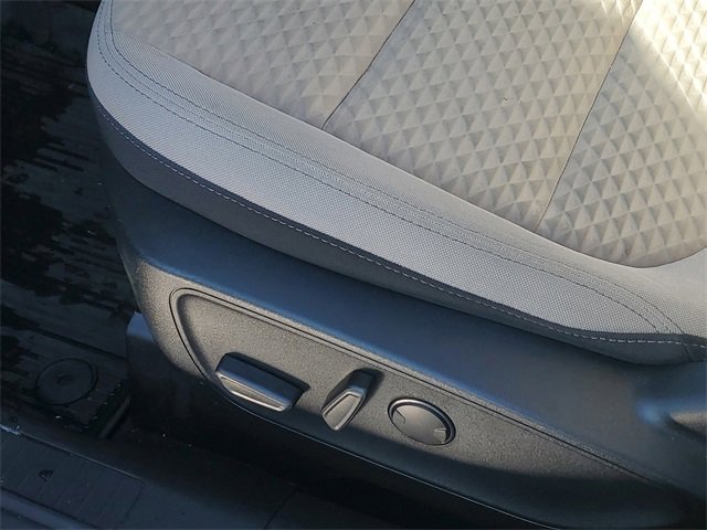 Certified 2020 Ford Escape SE image 12