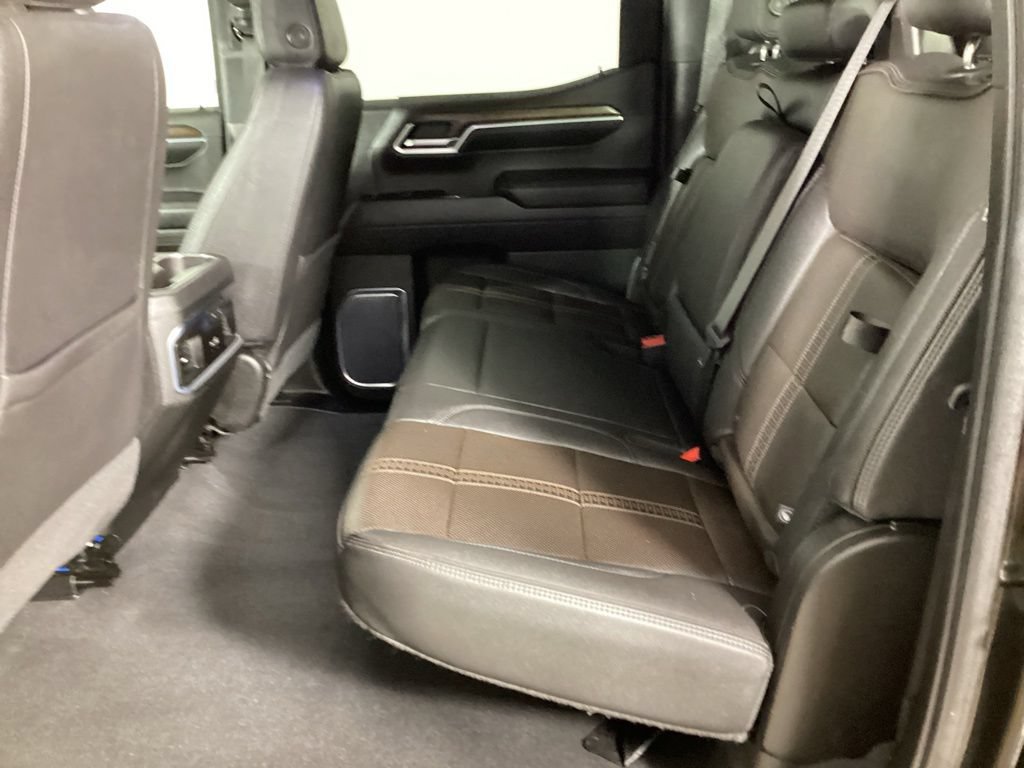 Used 2022 Chevrolet Silverado 1500 High Country w/ High Country Premium Package AWD/4WD image 30