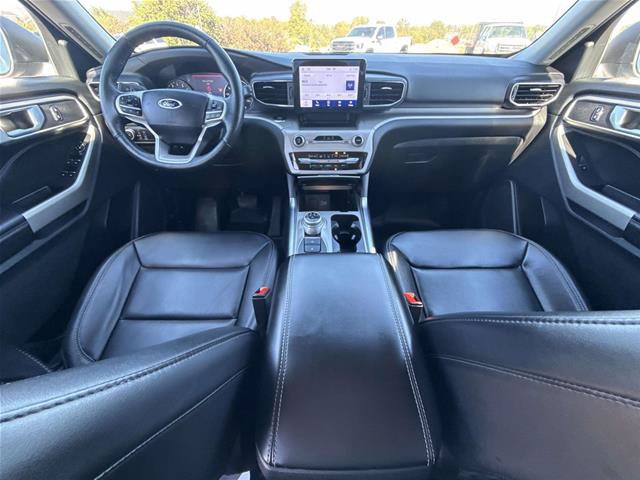 Certified 2022 Ford Explorer XLT w/ Equipment Group 202A AWD/4WD image 15