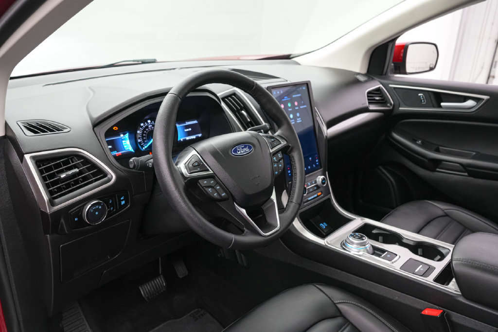 Certified 2024 Ford Edge SEL w/ Convenience Package AWD/4WD image 12