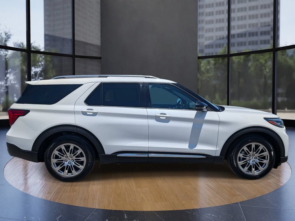 Certified 2025 Ford Explorer Platinum RWD image 2