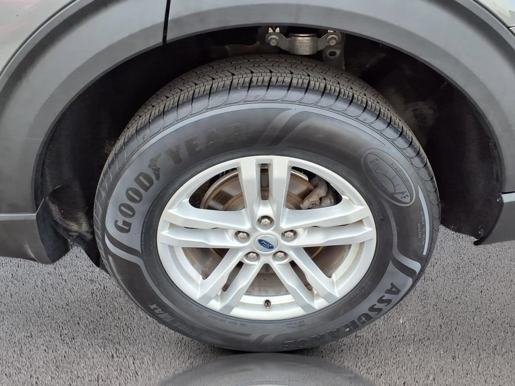 Certified 2023 Ford Explorer XLT w/ Equipment Group 202A AWD/4WD image 33