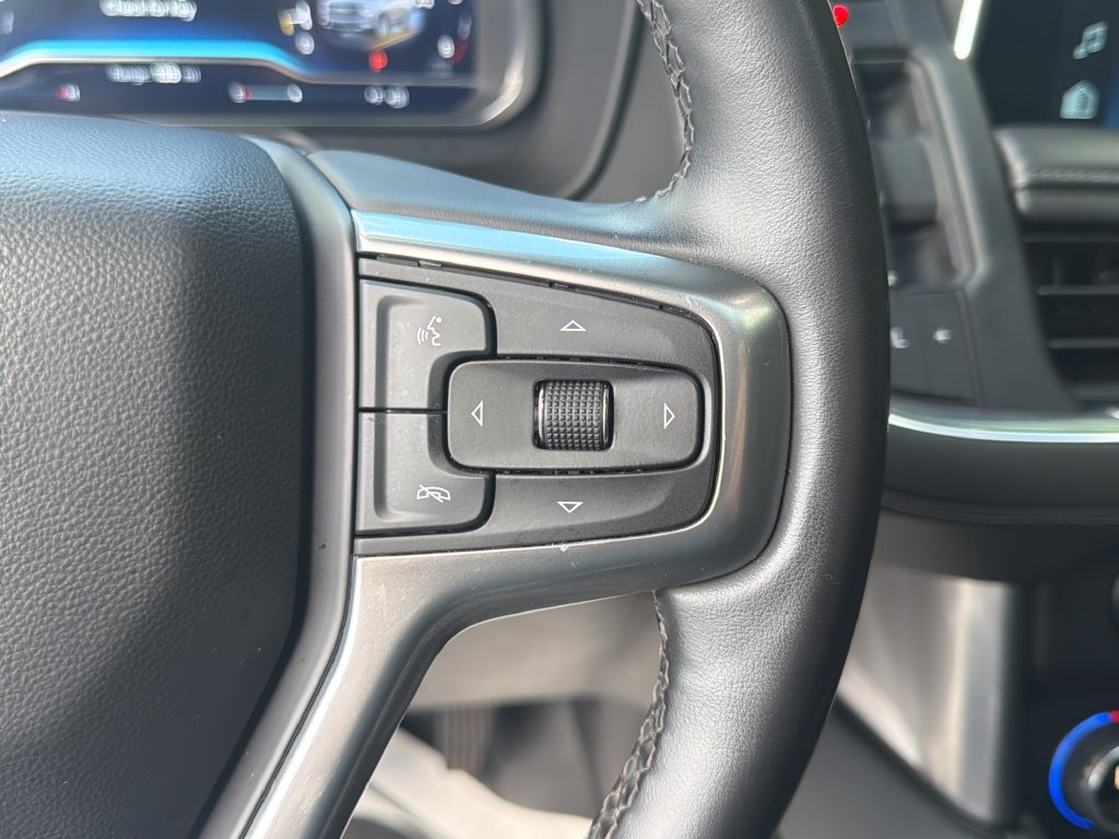 Used 2023 Chevrolet Tahoe Z71 w/ Luxury Package AWD/4WD image 21
