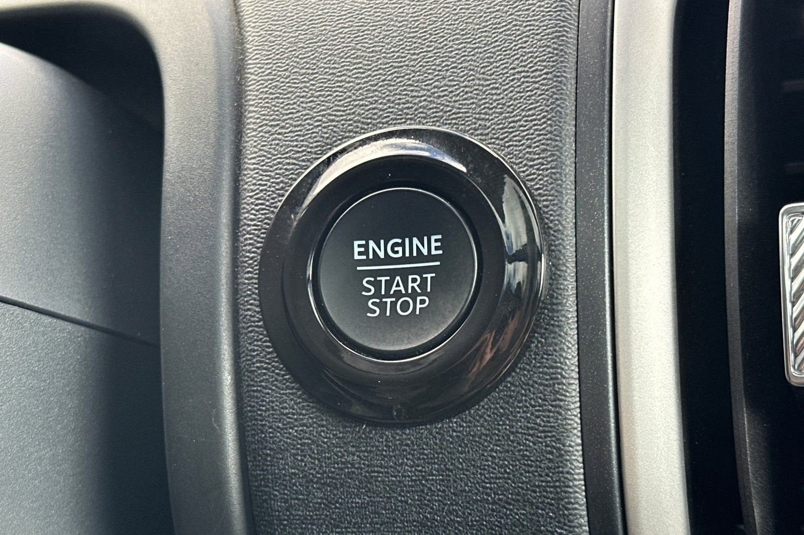 Certified 2025 Ford Expedition Active image 22