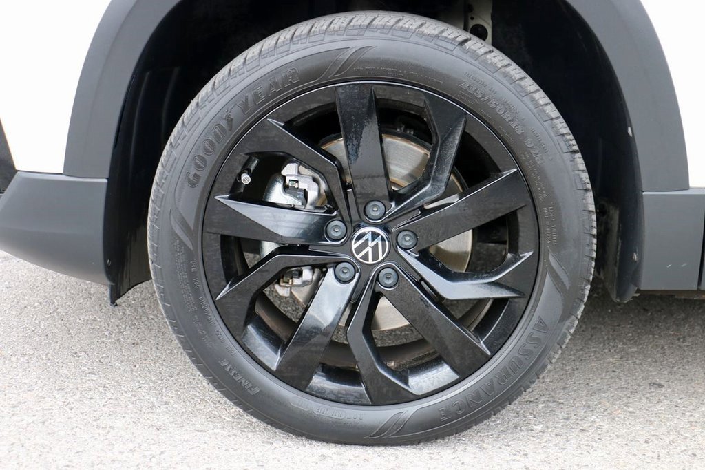 Used 2023 Volkswagen Taos SE w/ Panoramic Sunroof Package image 10