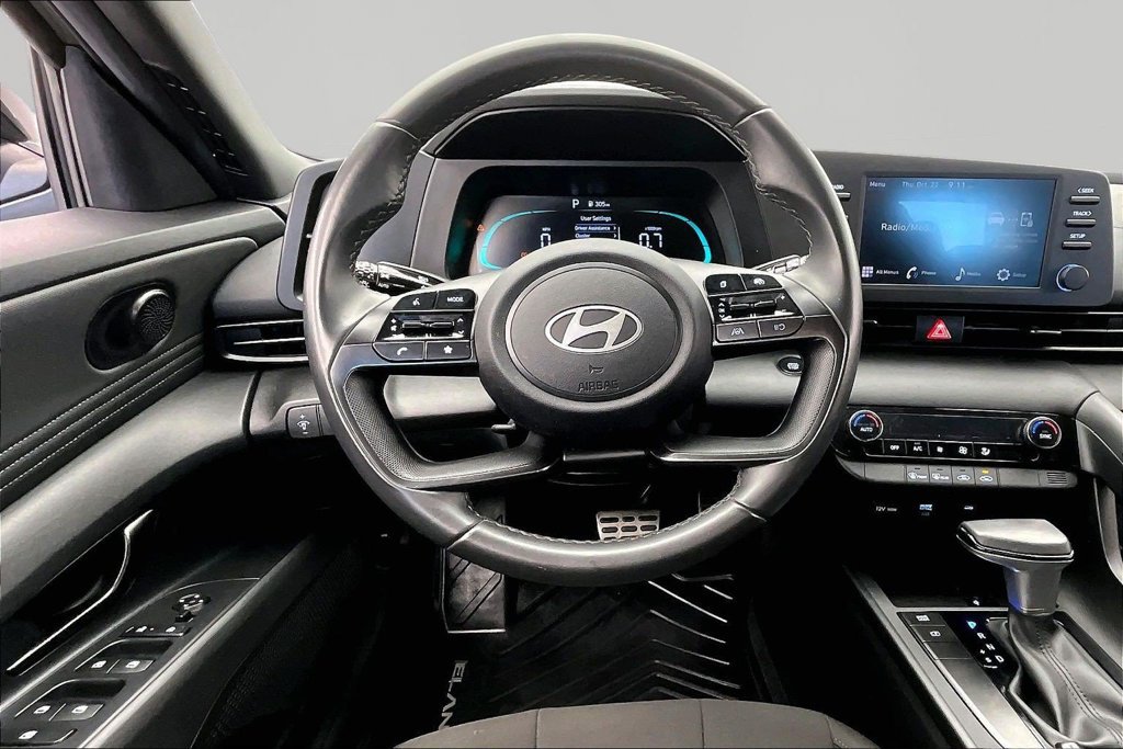 Used 2025 Hyundai Elantra Sport FWD image 5