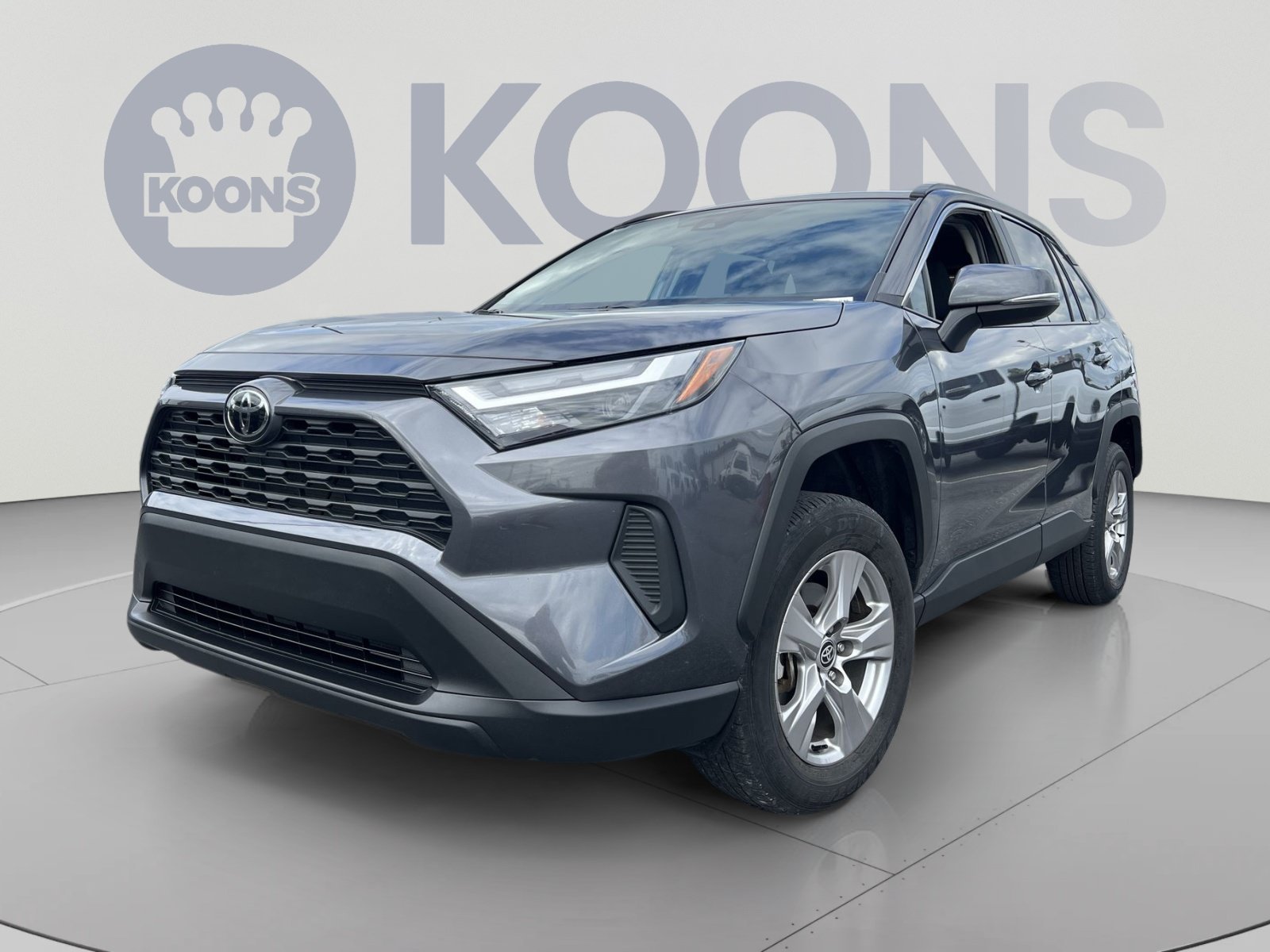 Used 2025 Toyota RAV4 XLE FWD image 1