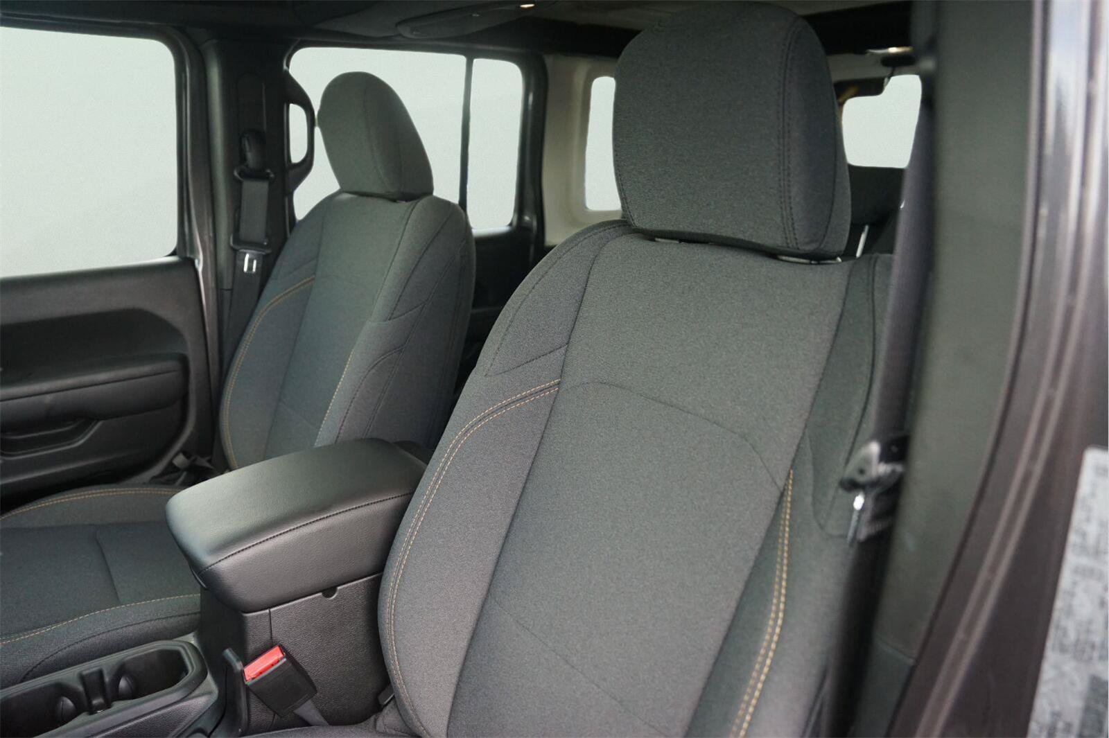 Used 2025 Jeep Wrangler Unlimited Sport AWD/4WD image 10