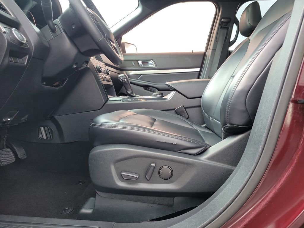 Certified 2019 Ford Explorer XLT w/ Equipment Group 202A AWD/4WD image 19