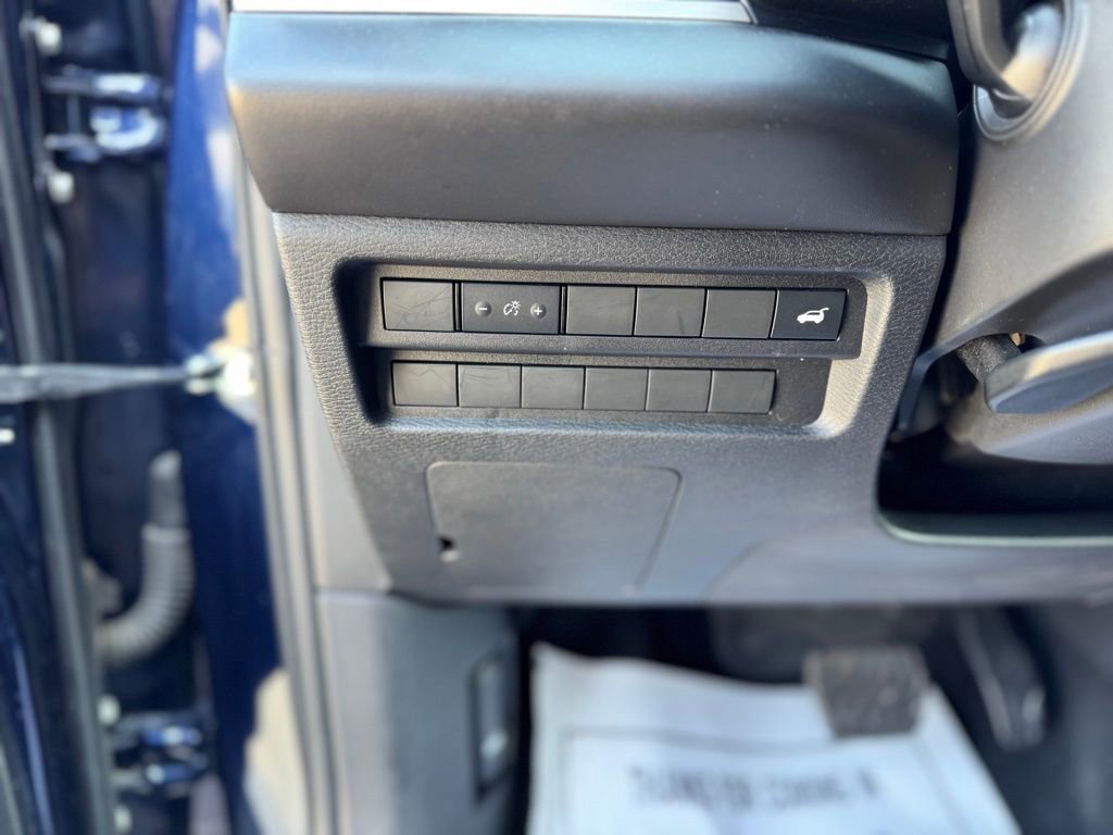 Used 2024 Mitsubishi Outlander SE image 11