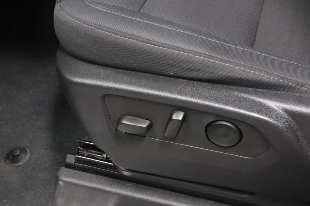 Used 2023 GMC Sierra 1500 SLE image 24