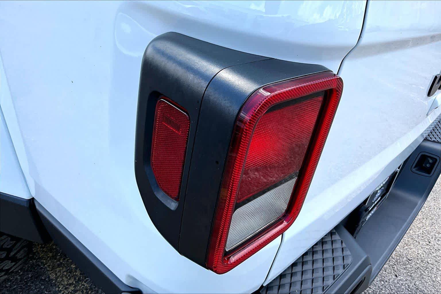 Used 2023 Jeep Gladiator Sport AWD/4WD image 28