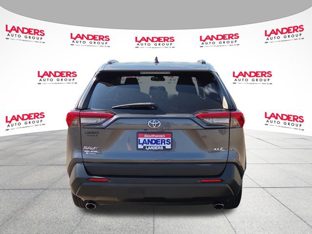 Used 2019 Toyota RAV4 XLE FWD image 4