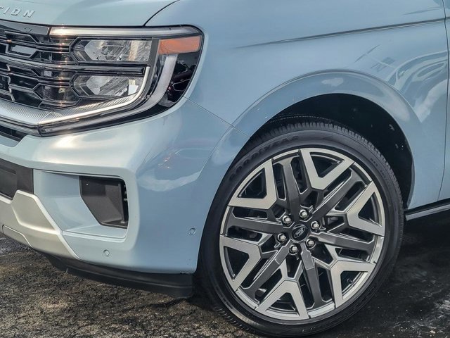 Certified 2025 Ford Expedition Max Platinum w/ Platinum Ultimate Package image 4