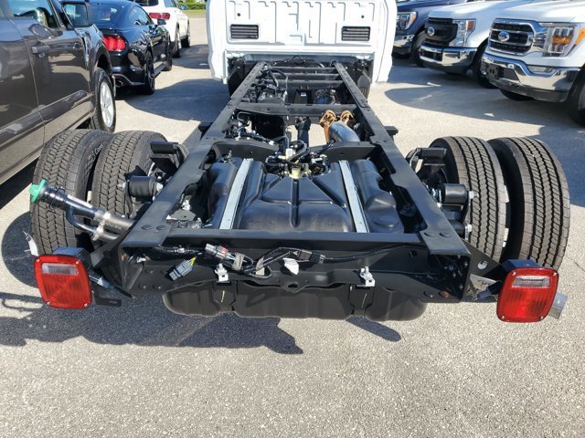 Certified 2025 Ford F550 4x4 Regular Cab Super Duty image 3