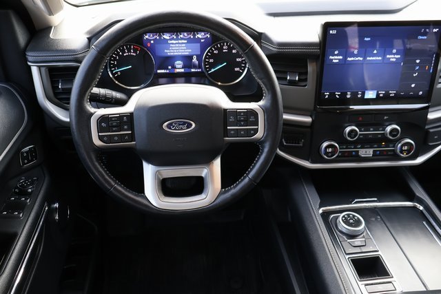 Certified 2023 Ford Expedition XLT image 4