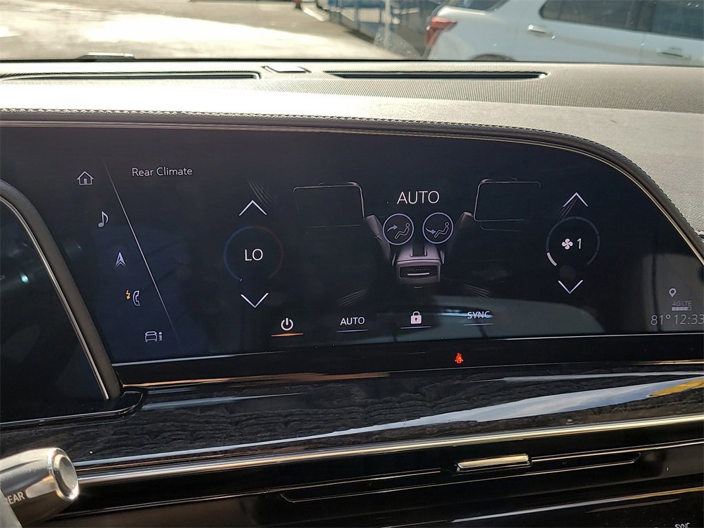 Used 2022 Cadillac Escalade ESV Premium Luxury image 26