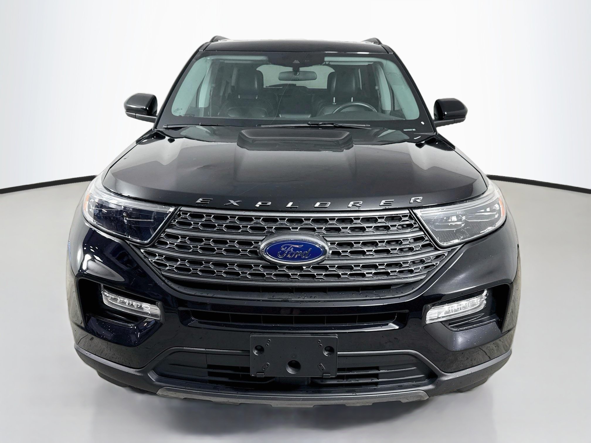 Certified 2023 Ford Explorer XLT w/ Equipment Group 202A AWD/4WD image 8