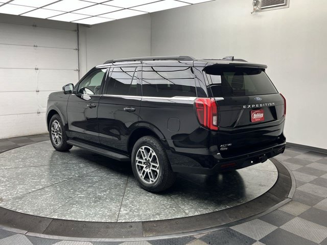 Certified 2025 Ford Expedition Active AWD/4WD image 2