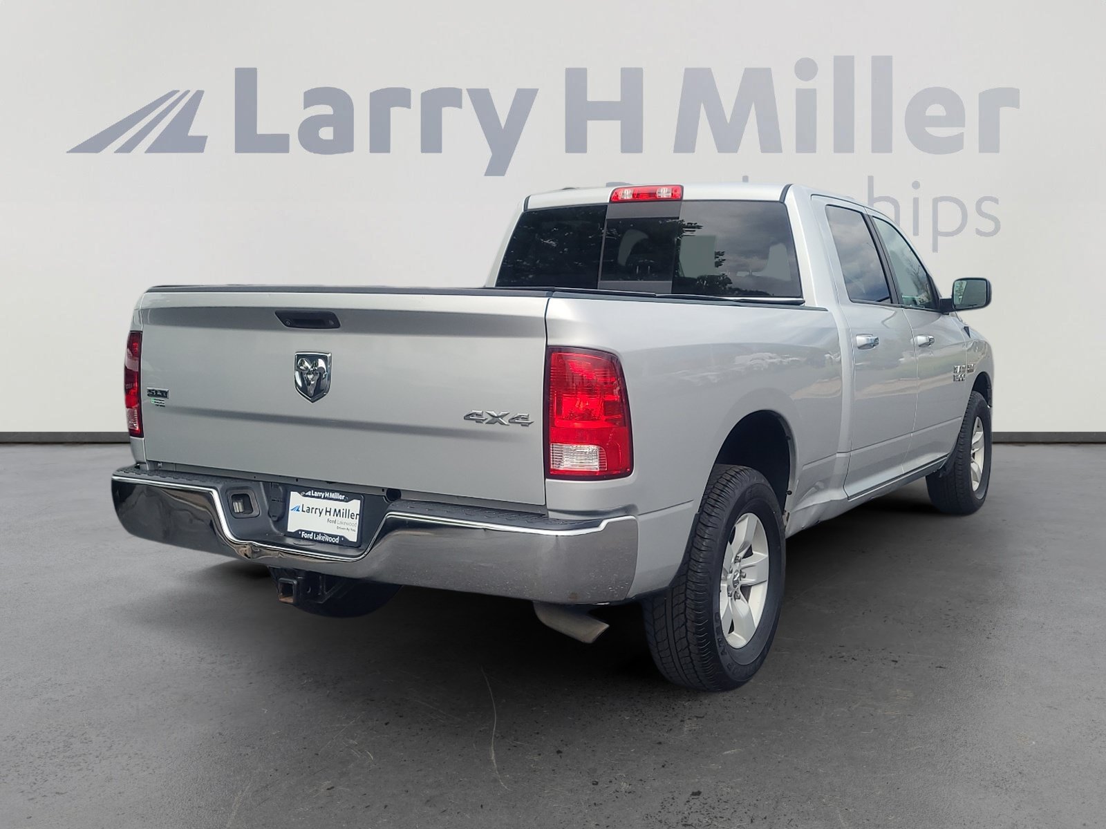 Used 2018 RAM 1500 Classic SLT AWD/4WD image 5