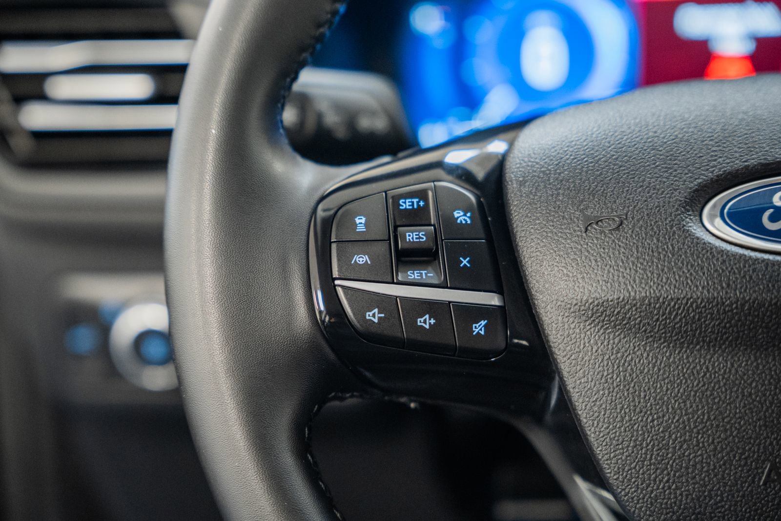 Certified 2022 Ford Escape Titanium image 33