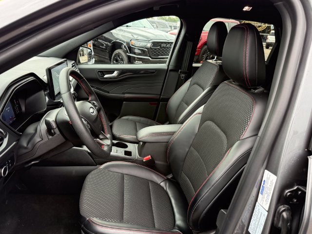 Certified 2024 Ford Escape ST-Line w/ Tech Pack #1 AWD/4WD image 6