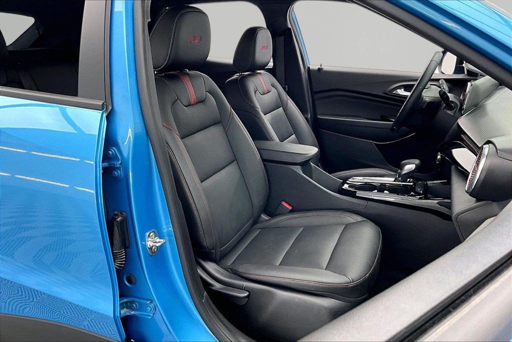 Used 2025 Chevrolet Trax RS w/ Driver Confidence Package FWD image 7