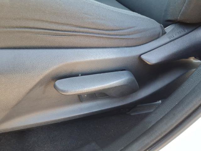 Used 2020 Toyota RAV4 LE w/ Carpet Mat Package AWD/4WD image 25