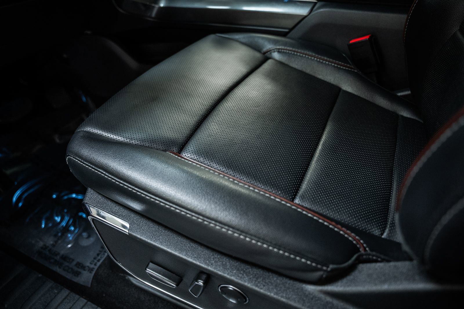 Certified 2023 Ford F150 Lariat w/ Equipment Group 502A High image 45