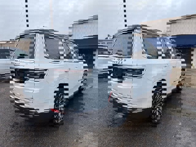 Used 2022 Jeep Grand Wagoneer Series III image 2