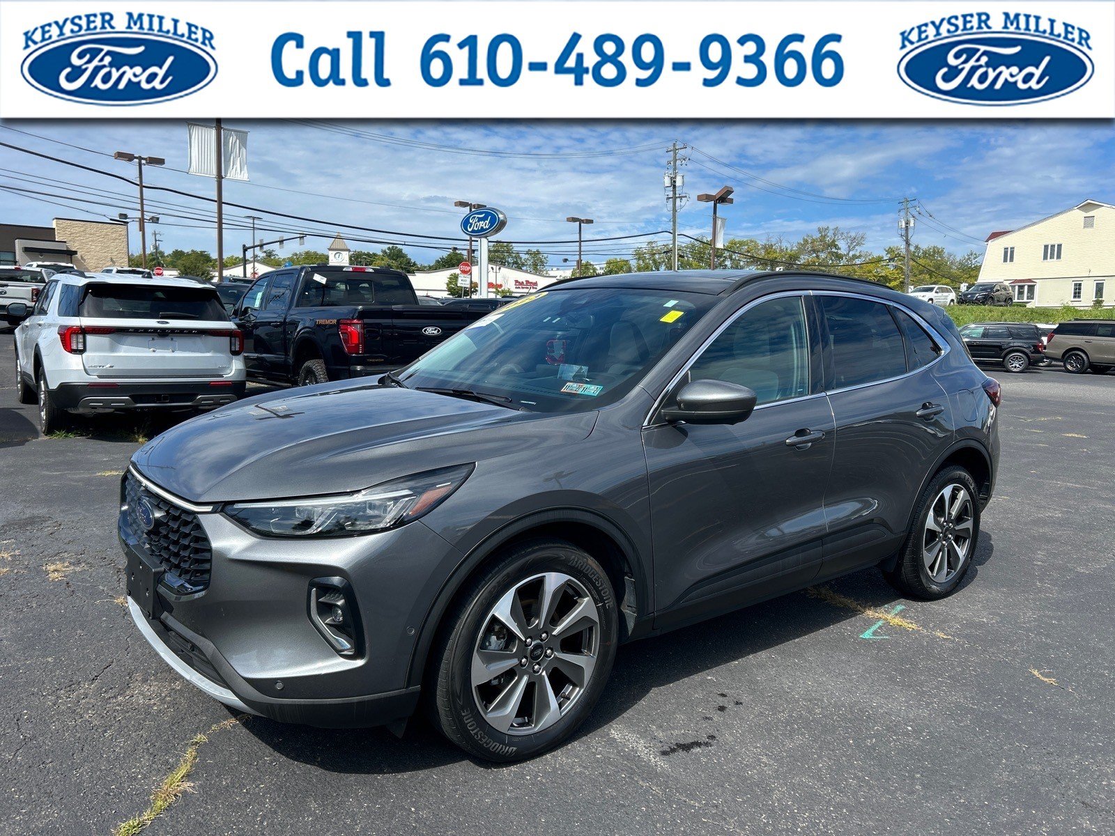 Certified 2023 Ford Escape Platinum w/ Premium Technology Package AWD/4WD image 1