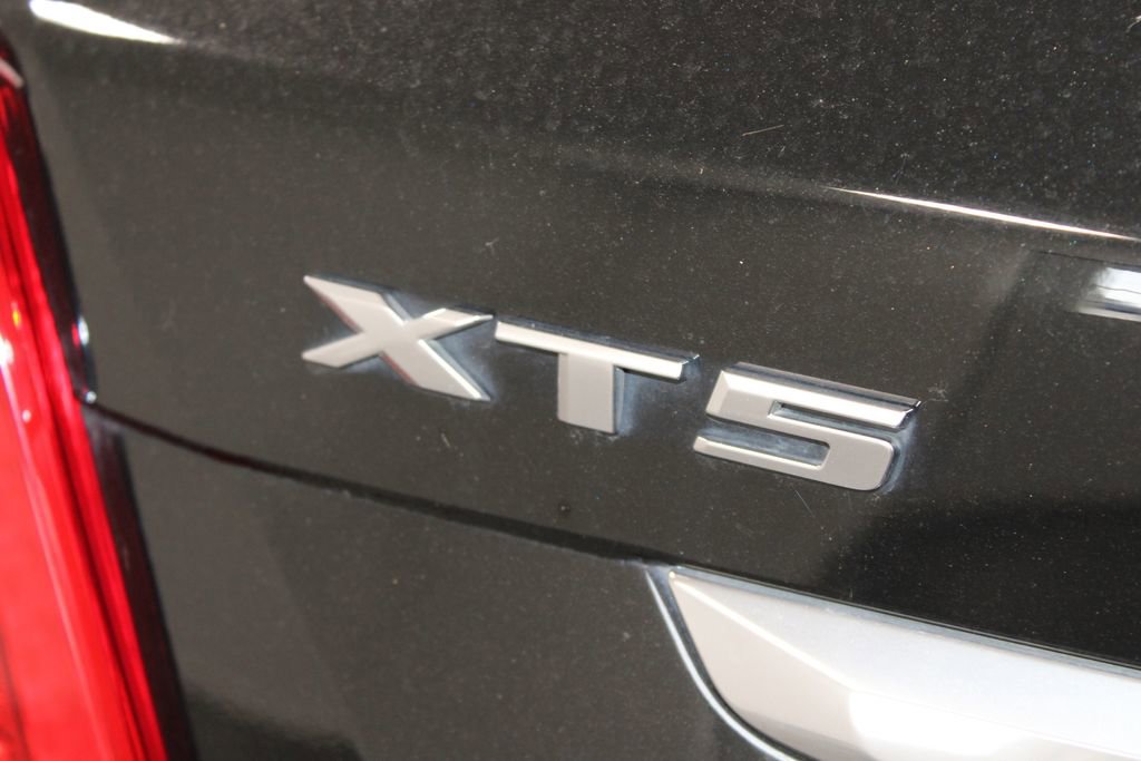 Used 2018 Cadillac XT5 Premium Luxury FWD image 15
