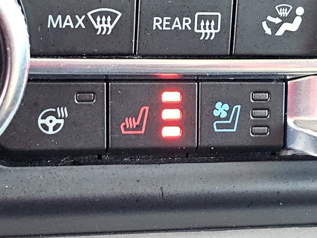 Certified 2023 Ford Expedition Max XLT image 17