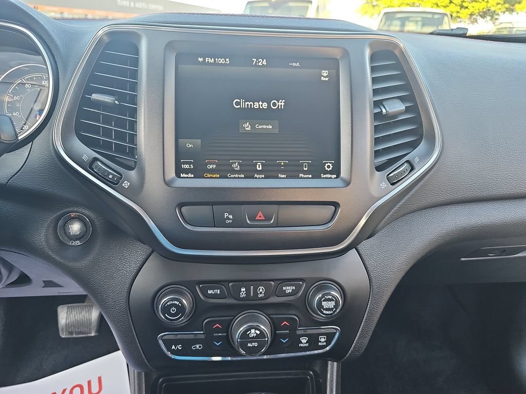 Used 2019 Jeep Cherokee Trailhawk w/ Comfort/Convenience Group AWD/4WD image 19