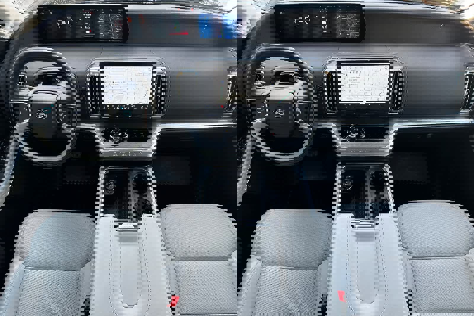 Certified 2025 Ford Expedition Platinum image 9