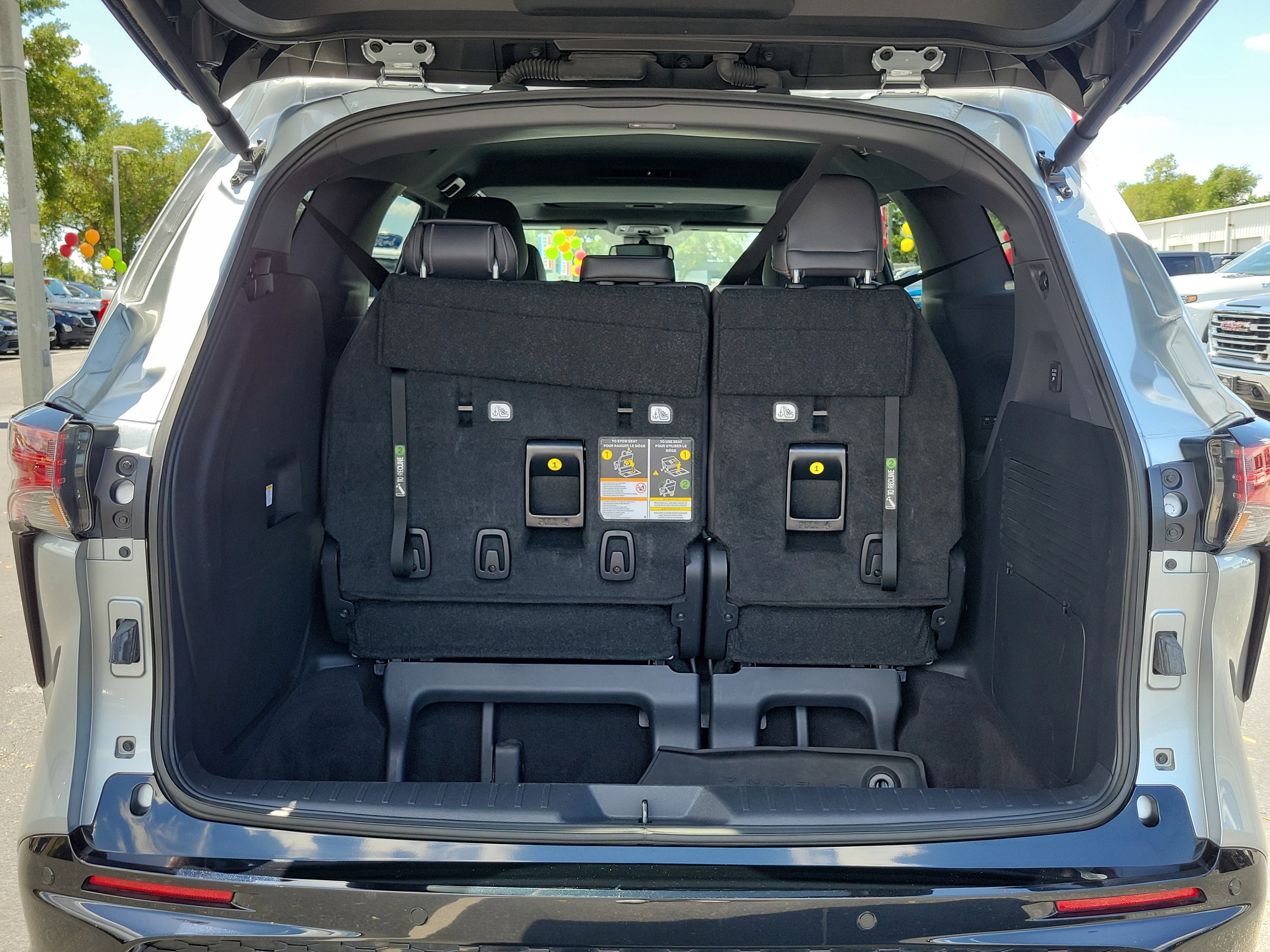 Used 2024 Toyota Sienna XSE w/ XSE Plus Package AWD/4WD image 10