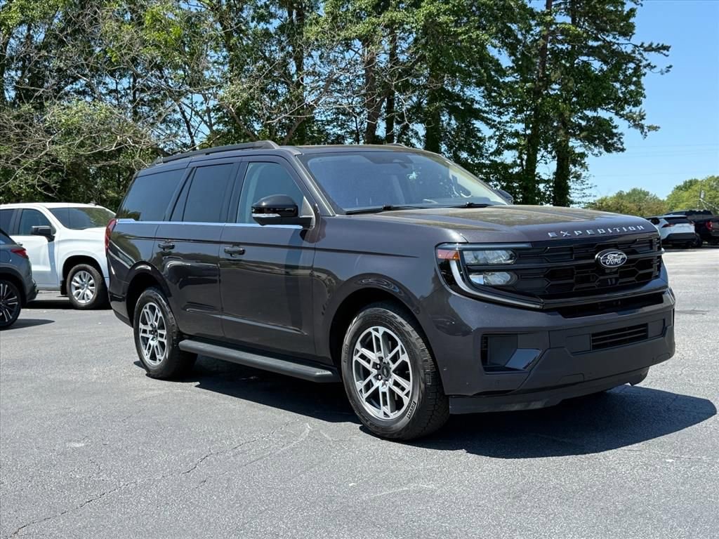 Certified 2025 Ford Expedition Active AWD/4WD image 2