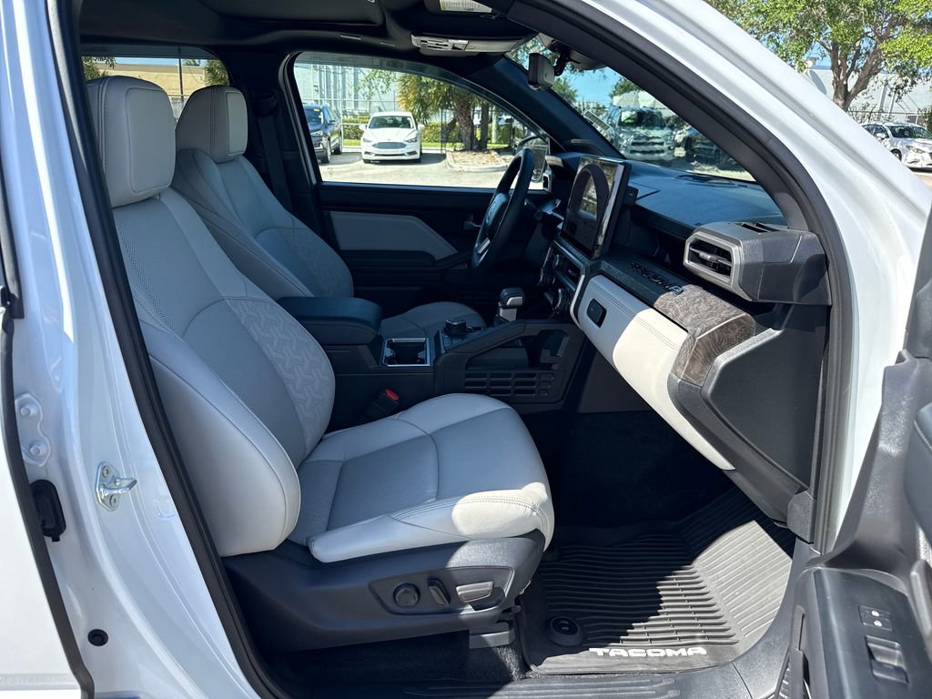 Used 2024 Toyota Tacoma Limited w/ Limited Package (LT) image 28