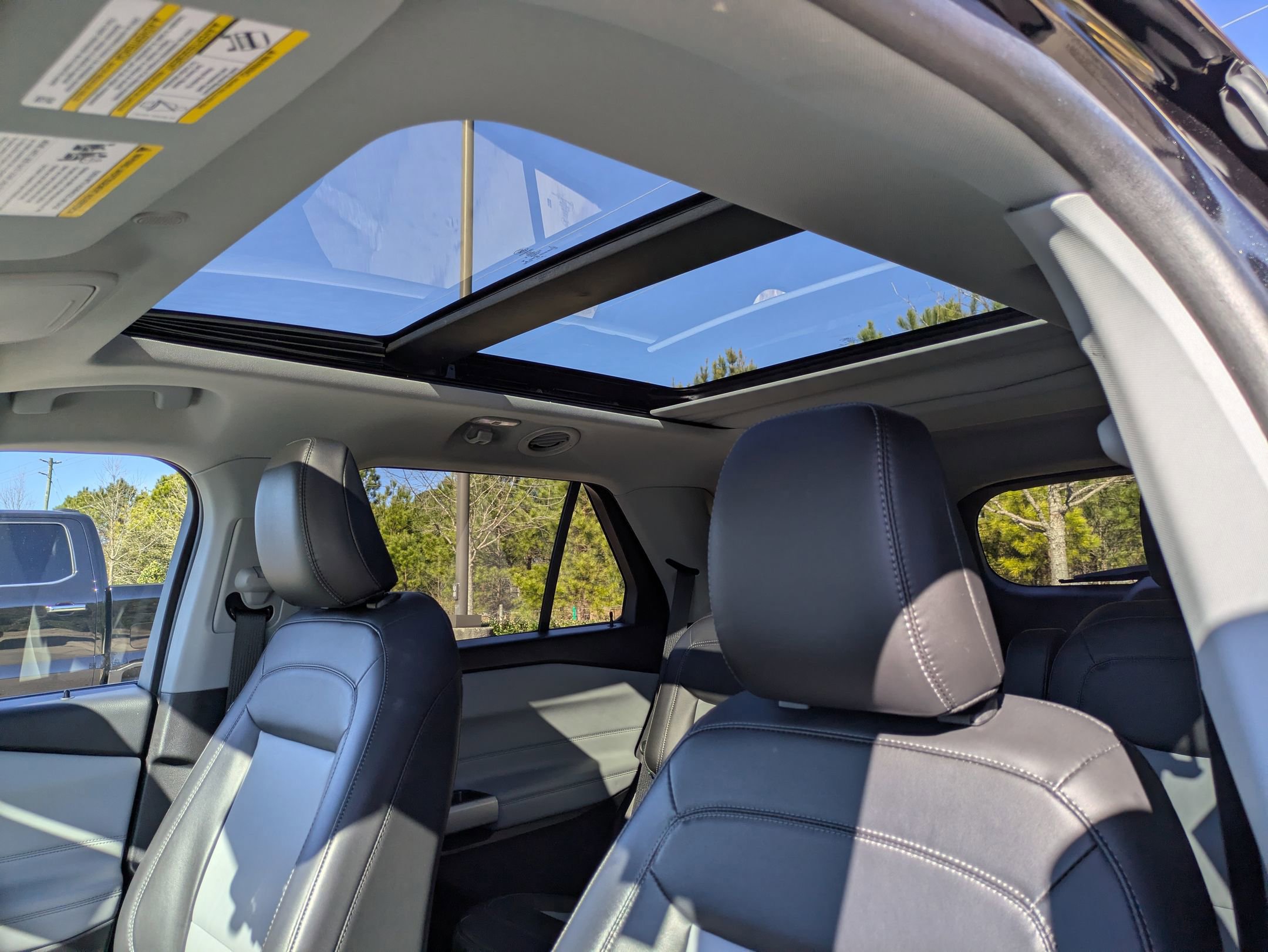 Certified 2022 Ford Explorer XLT w/ Equipment Group 202A image 29