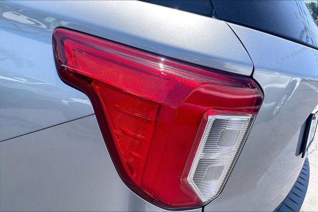 Certified 2024 Ford Explorer XLT RWD image 30
