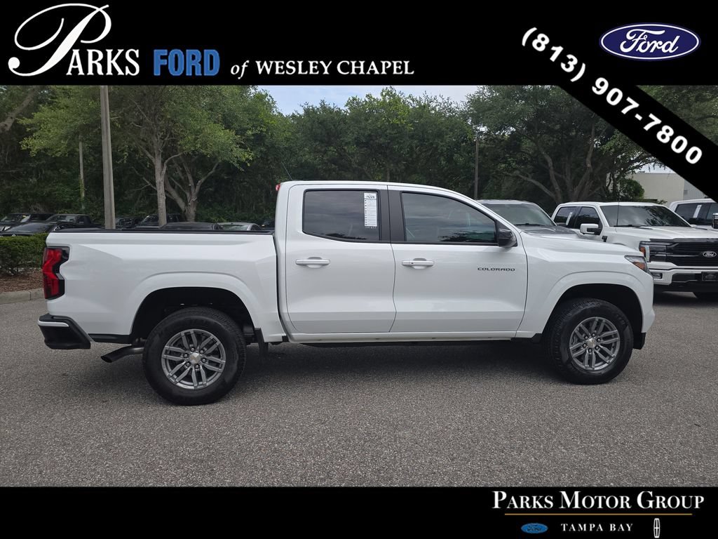 Used 2024 Chevrolet Colorado LT RWD image 3