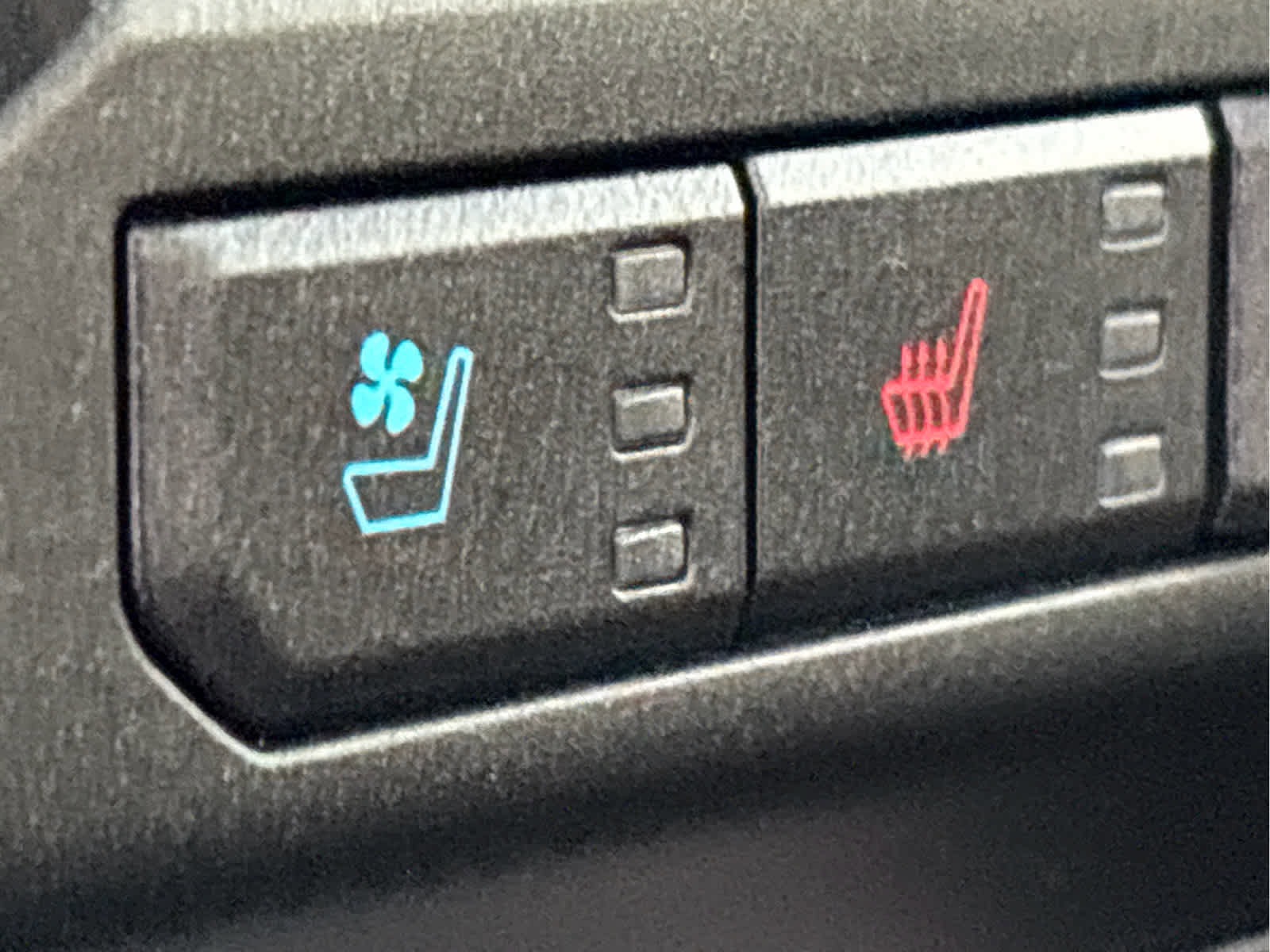 Certified 2019 Ford F150 Raptor w/ Equipment Group 802A Luxury image 23