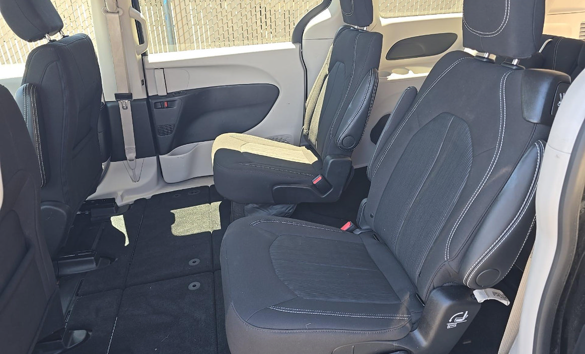 Used 2024 Chrysler Voyager LX FWD image 10