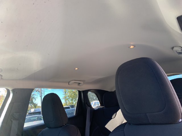 Used 2019 Jeep Cherokee Latitude w/ Trailer Tow Group FWD image 12