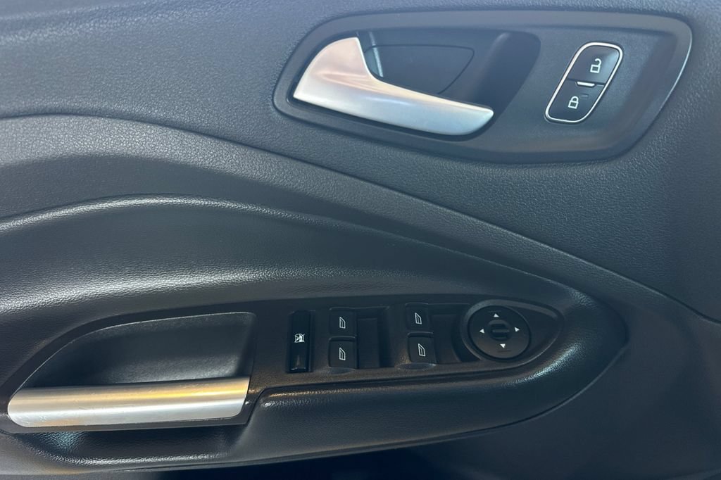 Certified 2018 Ford Escape SEL FWD image 12