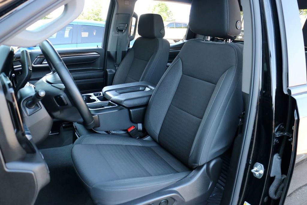Used 2025 Chevrolet Silverado 1500 LT RWD image 18